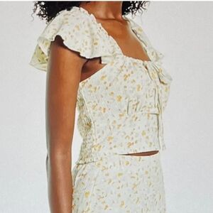 Vero Moda NWT Tie  Flutter Sleeve Top Green Floral Womens Size Small Smocked